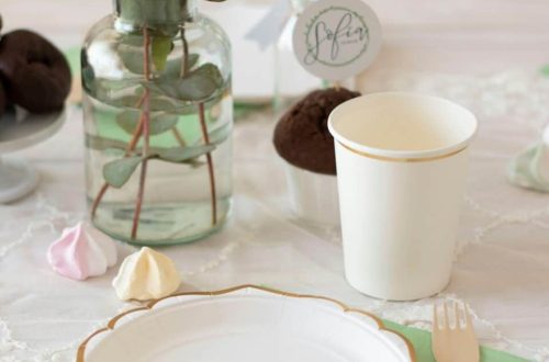 Tablescape kids in white and green